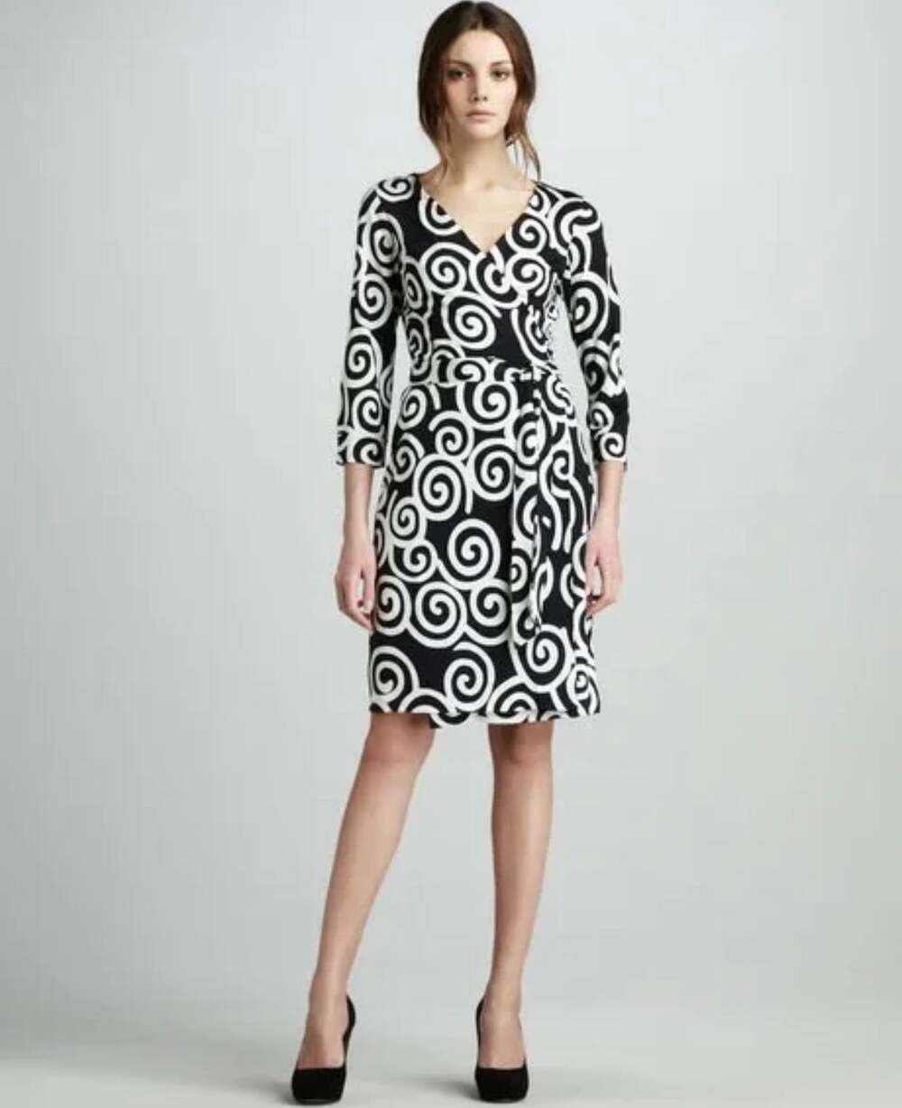 Diane von Furstenberg Julian Silk Jersey Swirl Print Black Wrap Mini Dress Sz 4